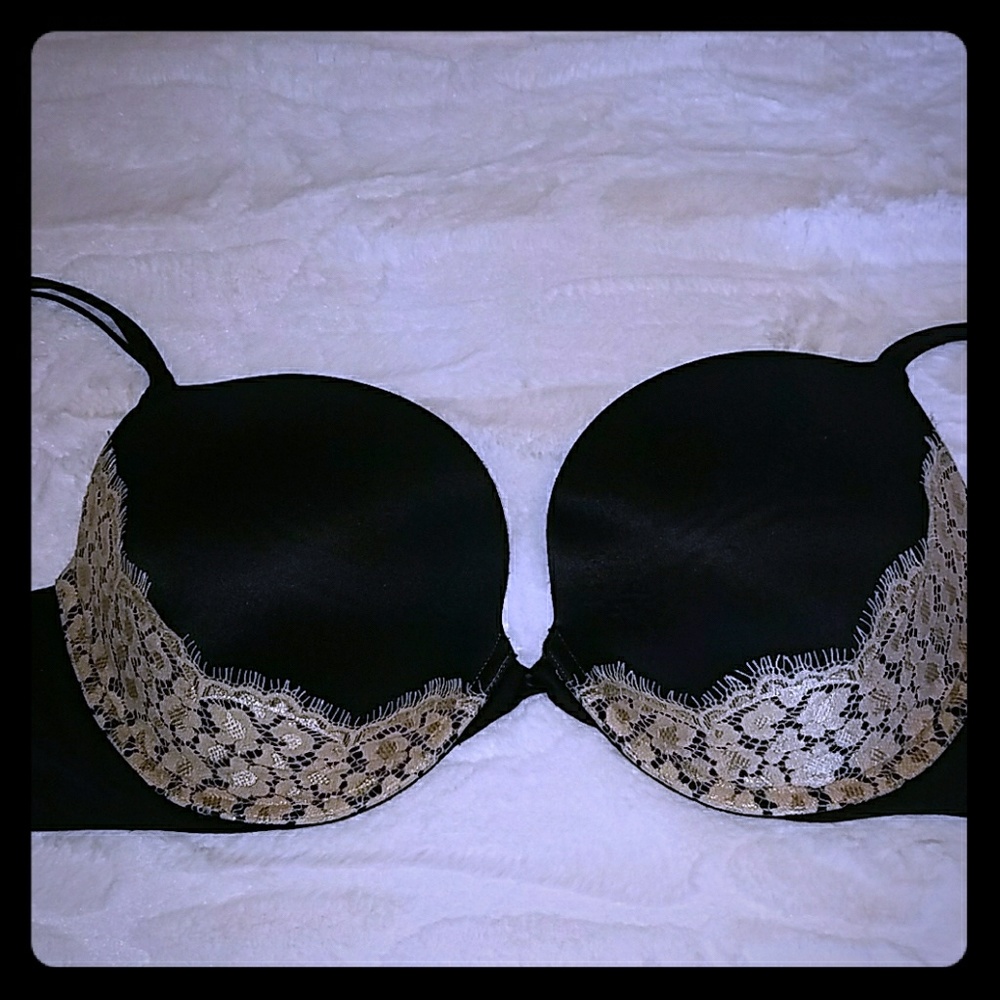 Victoria's Secret Very Sexy Lightly Padded Push up